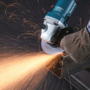 Makita GA5040CF01 kulmahiomakone – tehokas 1400 W moottori, säädettävä kierrosluku ja SJS2-tärinänvaimennus. Ergonominen ja turvallinen valinta ammattikäyttöön.