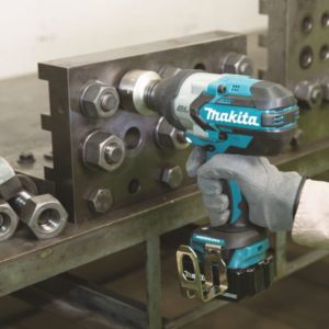 Makita Iskevä mutterinväännin LXT ®DTW1001